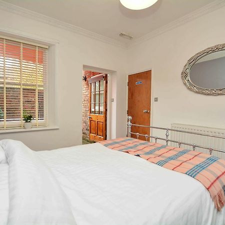 The Location- 1 Free Private Parking Space - 60 Second Walk 2 Minster! York Exterior foto