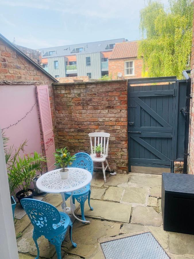 The Location- 1 Free Private Parking Space - 60 Second Walk 2 Minster! York Exterior foto