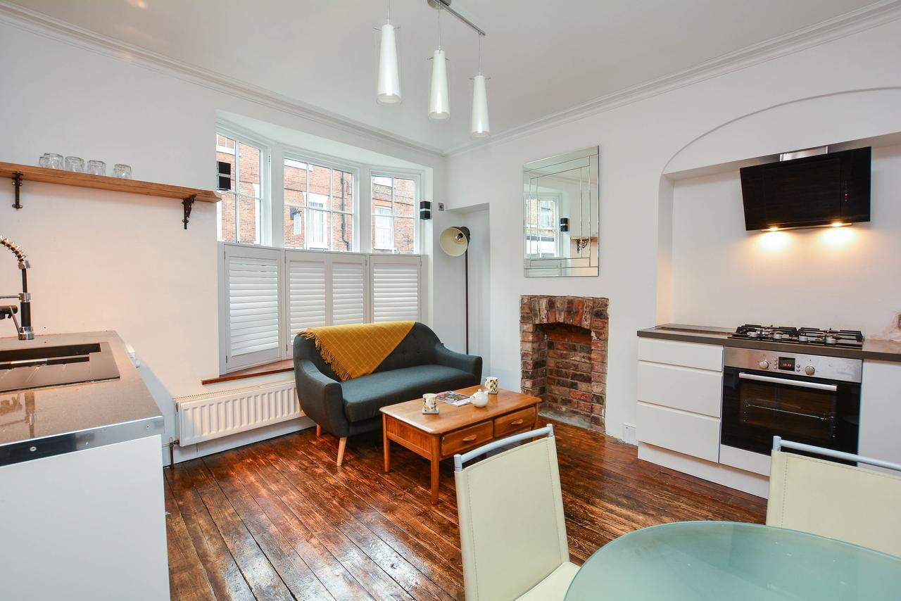 The Location- 1 Free Private Parking Space - 60 Second Walk 2 Minster! York Exterior foto